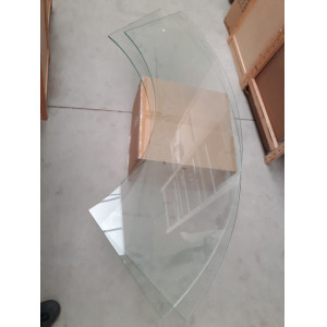Glasplaat 2 stuks, kwart rond, geslepen met de afmeting van 184 cm breed en 50 cm diep